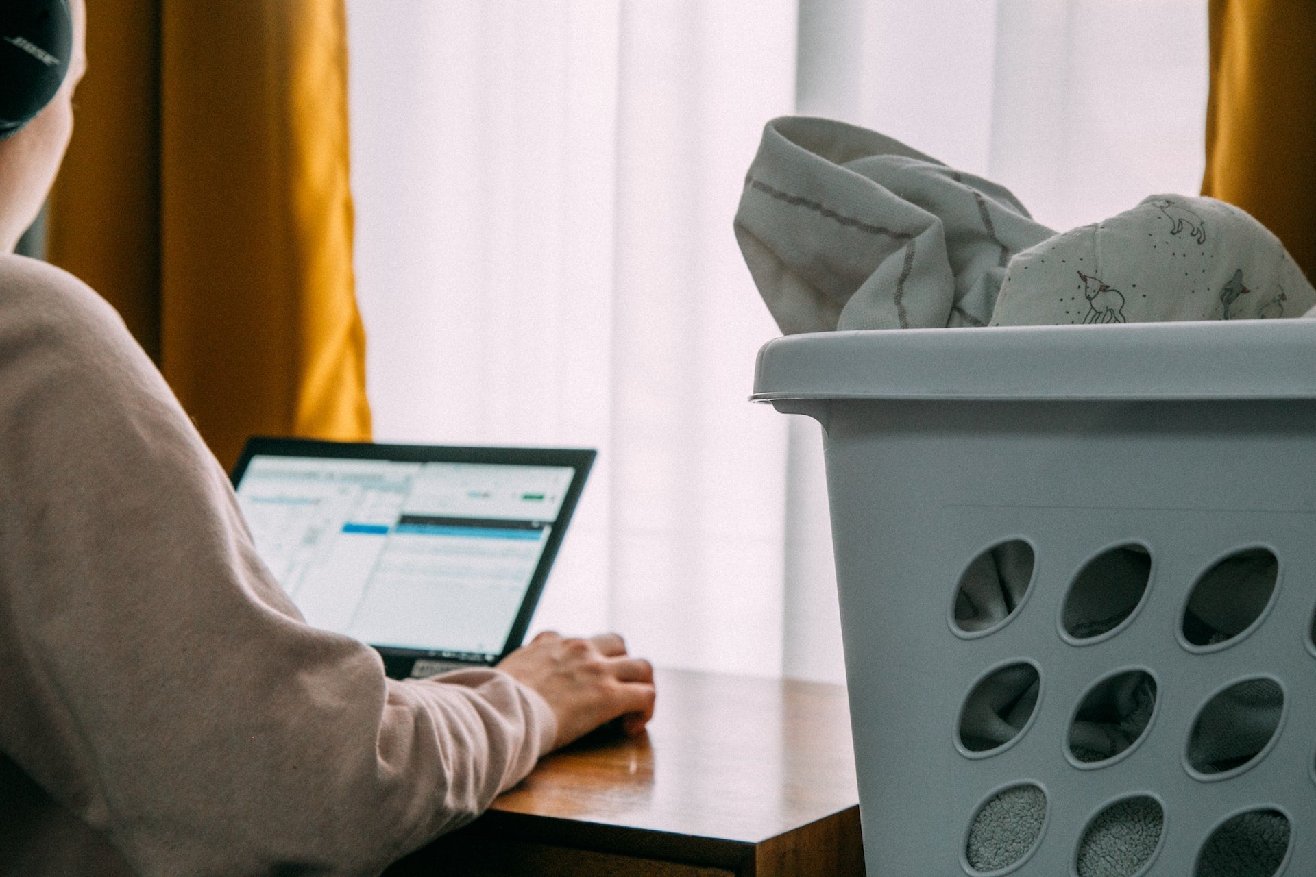 Remote Work and Working Moms: Eco-Office Trends - Purecise